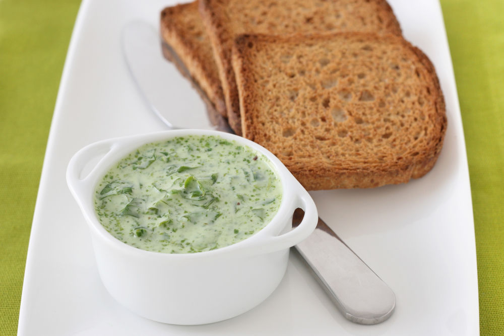spinach dip and whole wheat toast